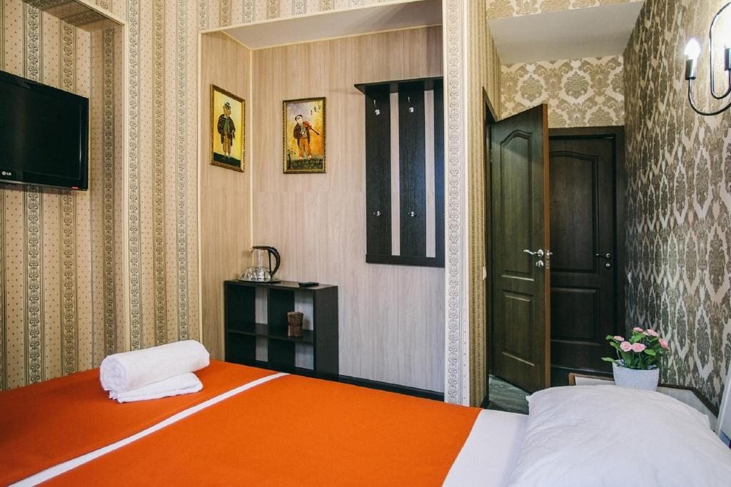 Двухместный (Двухместный номер с 1 кроватью и собственной ванной комнатой) отеля Happy, Москва