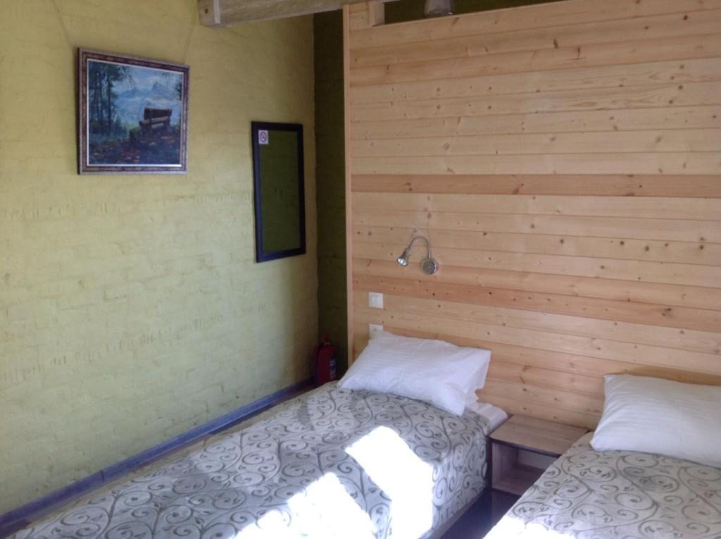 Двухместный (Стандартный двухместный номер с 2 отдельными кроватями) гостевого дома на Светлой, Буденновск
