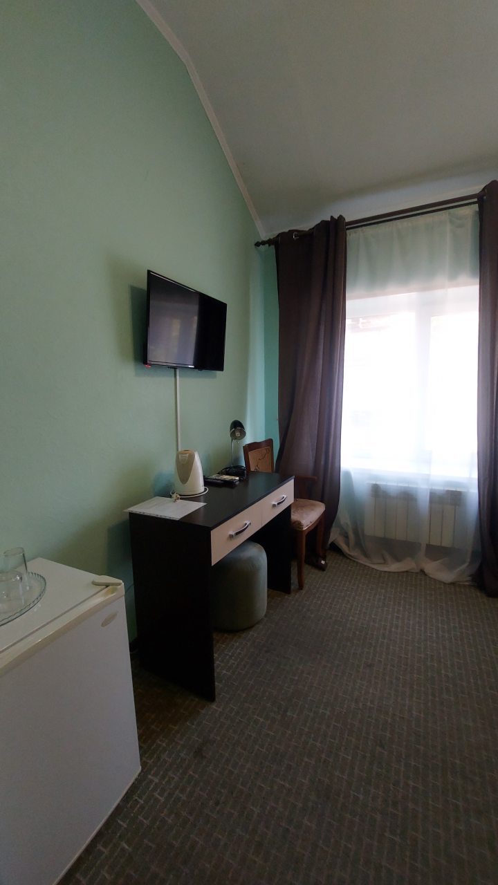 Двухместный (Стандарт c одной двуспальной кроватью), Гостиница Континенталь