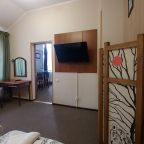 Полулюкс, Гостиница Континенталь