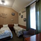 Полулюкс, Гостиница Континенталь