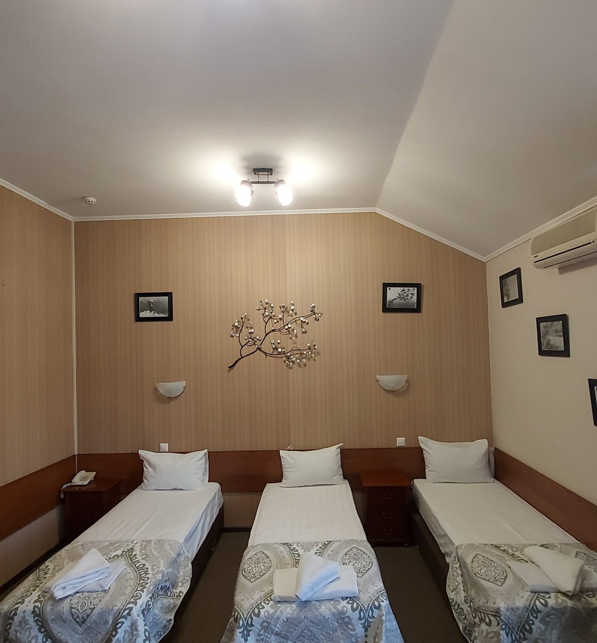 Полулюкс, Гостиница Континенталь