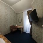 Полулюкс, Гостиница Континенталь