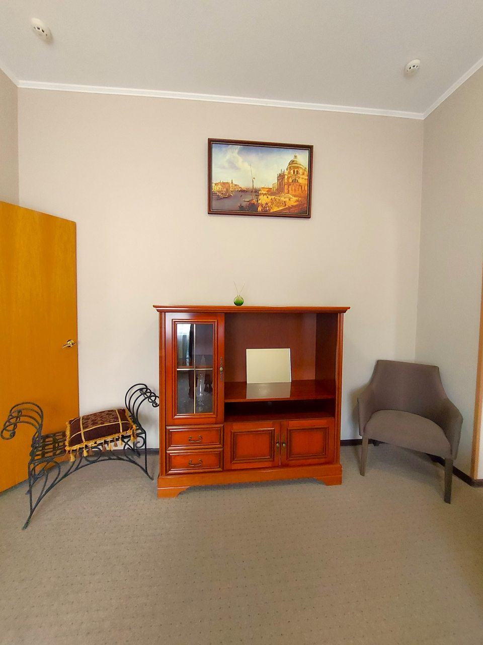 Люкс, Гостиница Континенталь