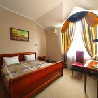 Люкс, Гостиница Континенталь