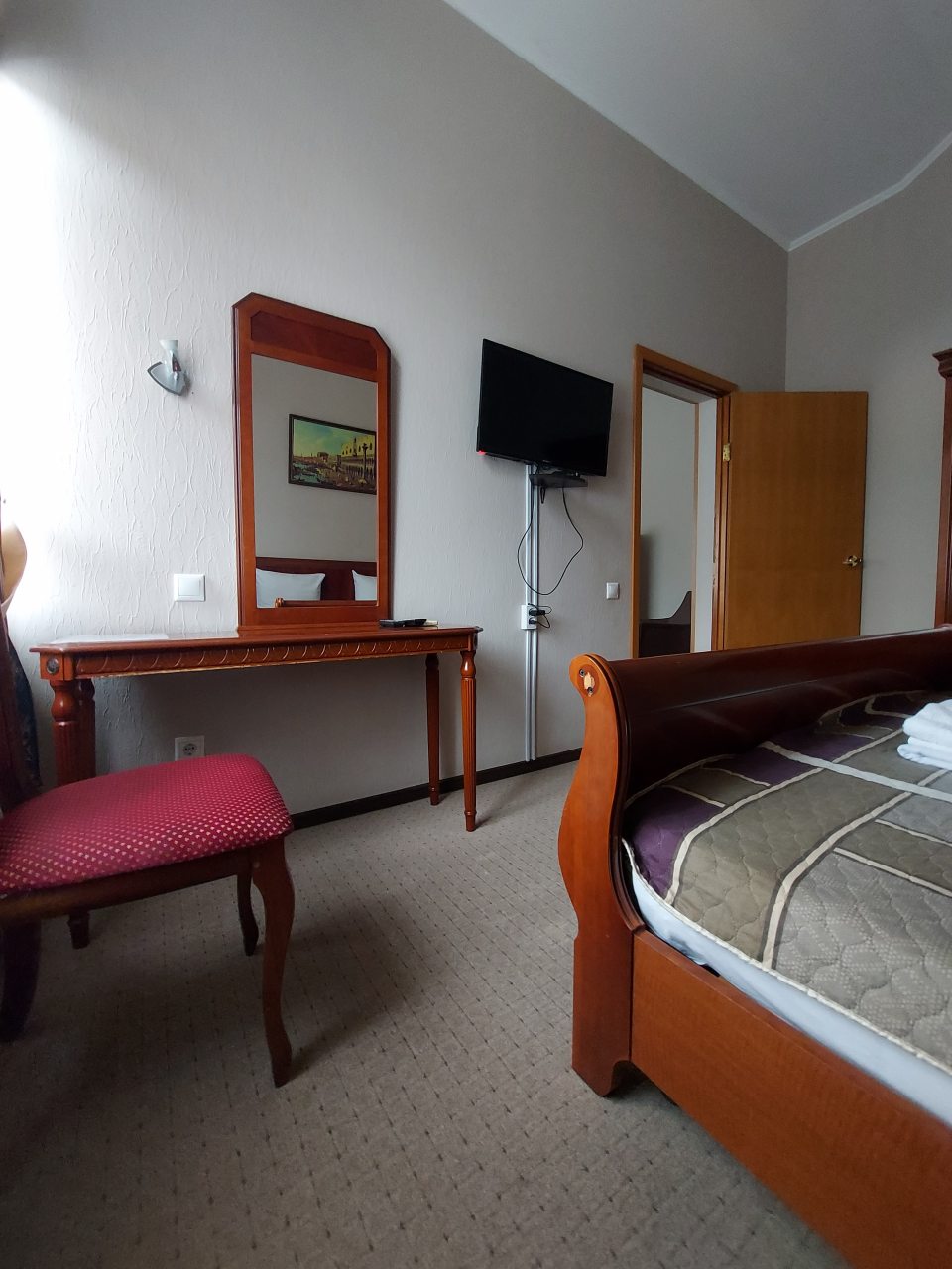 Люкс, Гостиница Континенталь