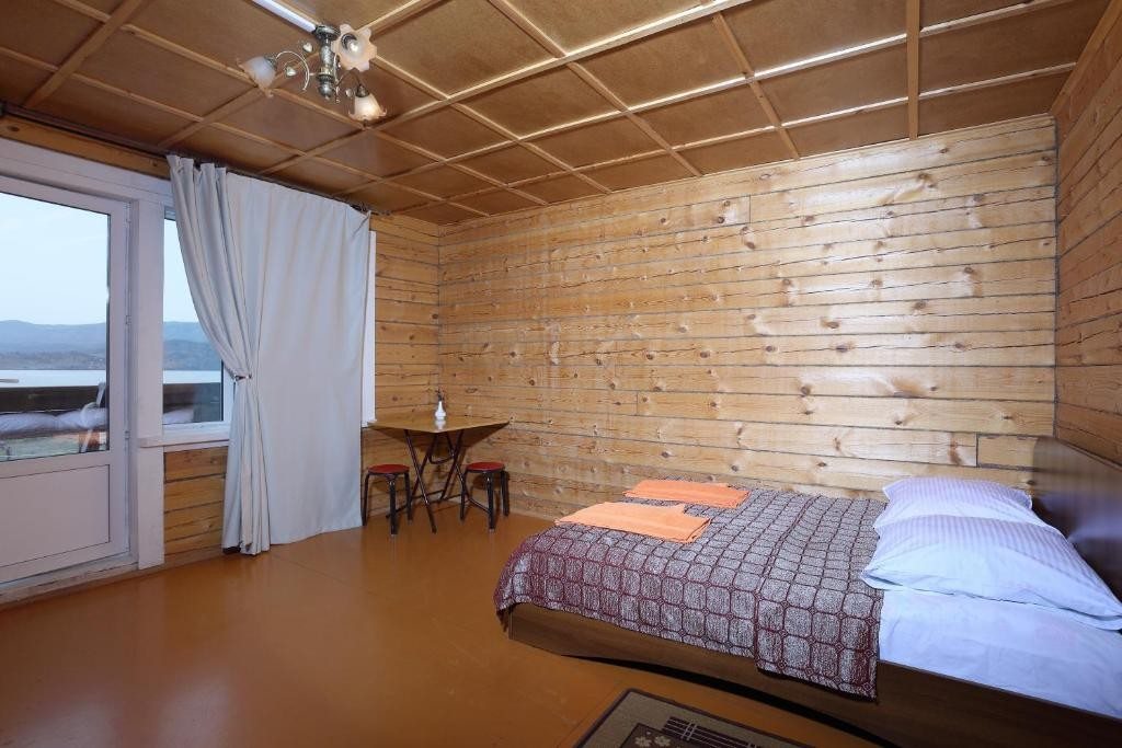 Двухместный (Двухместный номер эконом-класса с 1 кроватью и видом на озеро) парк-отеля Тогот, Сахюрта