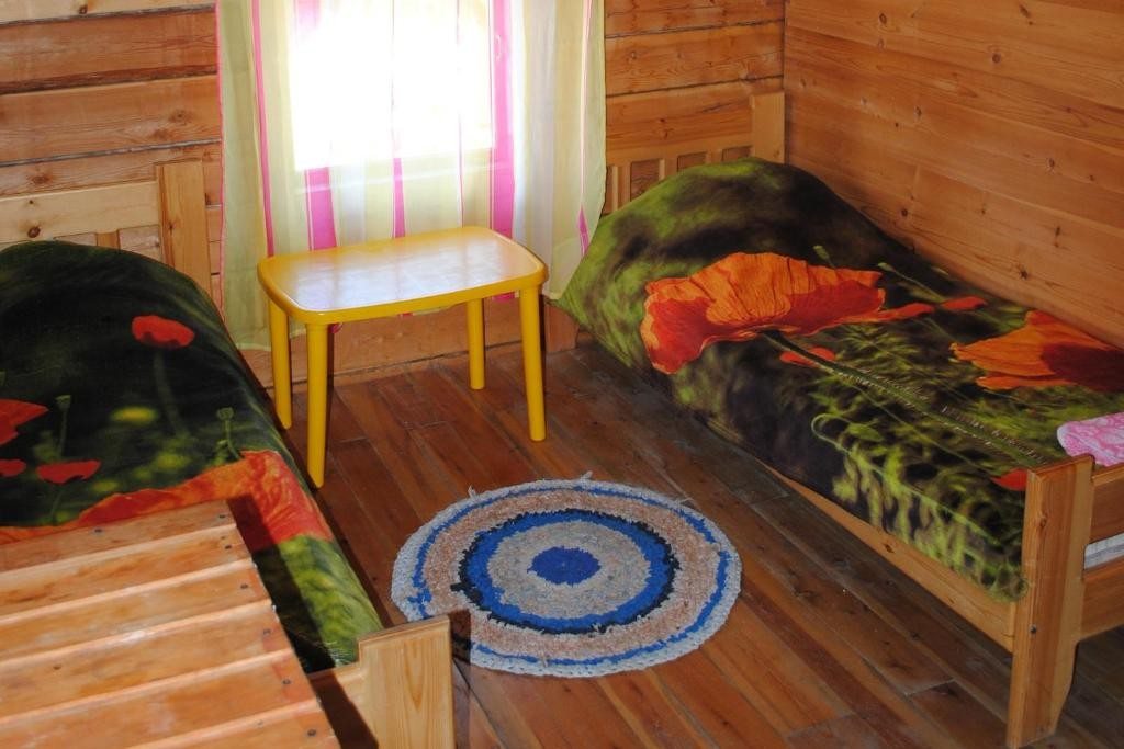 Трехместный (Бюджетный трехместный номер) гостевого дома Ковчег Байкала, Сахюрта