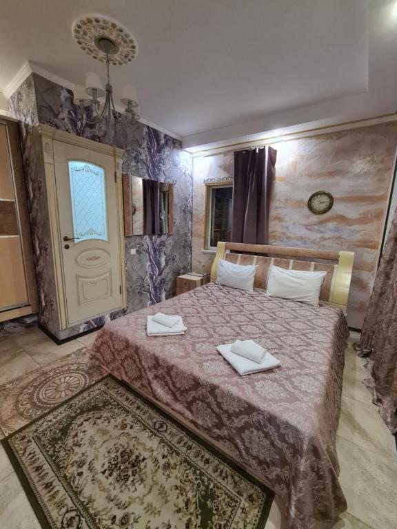 Двухместный (Двухместный номер с 1 кроватью или 2 отдельными кроватями и собственной ванной комнатой) отеля На Поляне, Красная Поляна