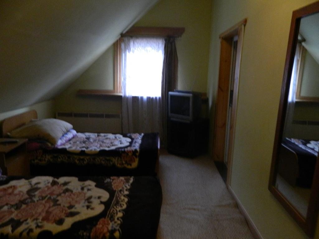 Двухместный (Двухместный номер с 2 отдельными кроватями) частной гостиницы Частный дом, Красная Поляна