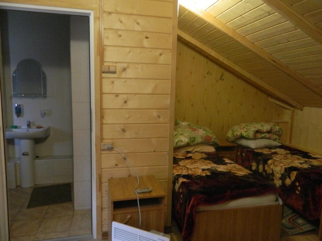 Двухместный (Двухместный номер с 2 отдельными кроватями) частной гостиницы Частный дом, Красная Поляна