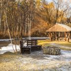 Своя ухоженная территория, Отель Гладенькая