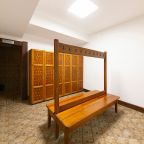 Крытый бассейн для проживающих бесплатно / без проживания платная услуга, Отель Гладенькая