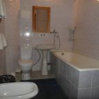 Ванная комната в гостинице Дружба, Пушкинские Горы