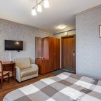 Двухместный (Стандарт с балконом с одной кроватью), Отель Арина Р.