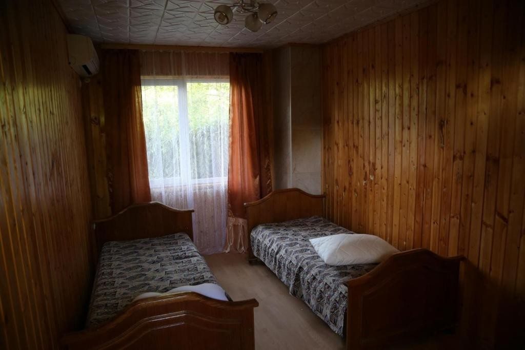 Двухместный (Двухместный номер с 2 двуспальными кроватями) базы отдыха На реке Шаке, Головинка