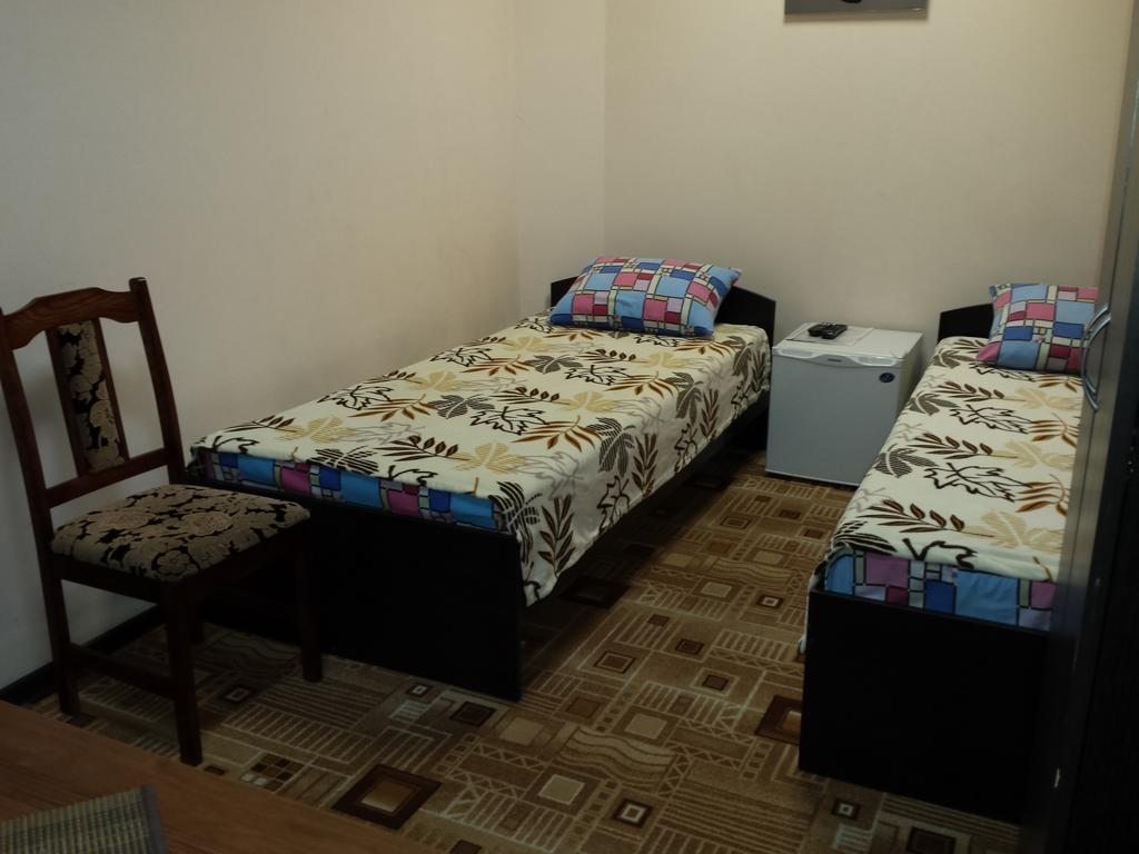 Двухместный (Двухместный номер с 2 отдельными кроватями и собственной ванной комнатой) гостиницы Лада, Кропоткин