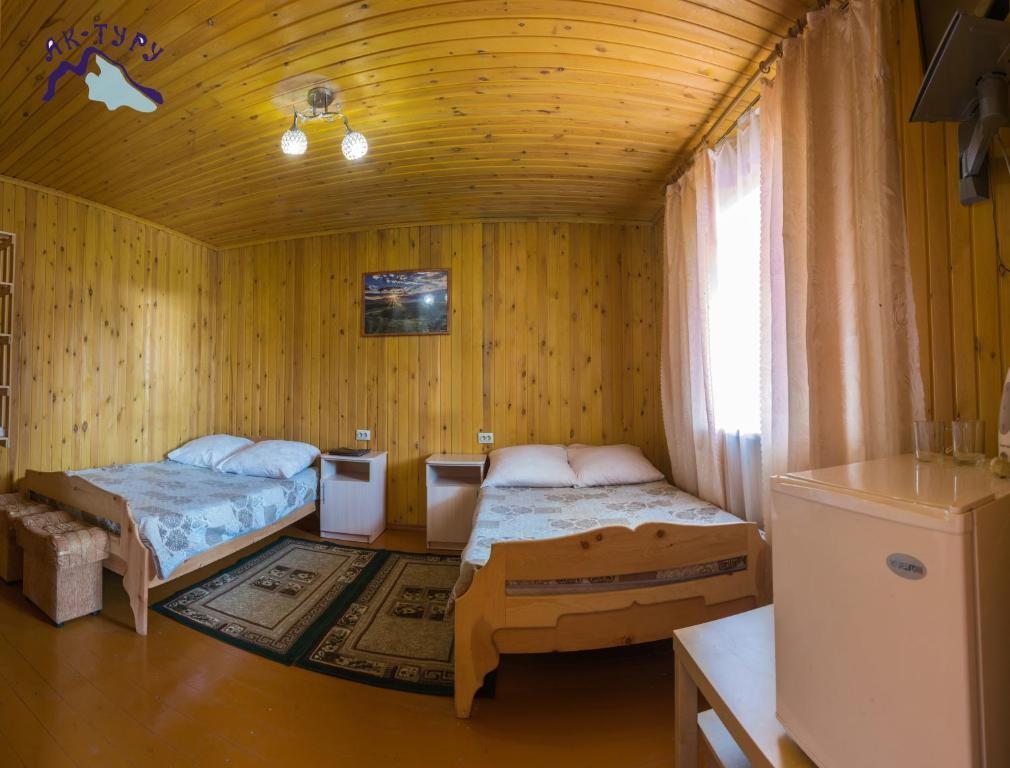 Двухместный (Двухместный номер с 2 отдельными кроватями и общей ванной комнатой) базы отдыха Ак-Туру, Ая
