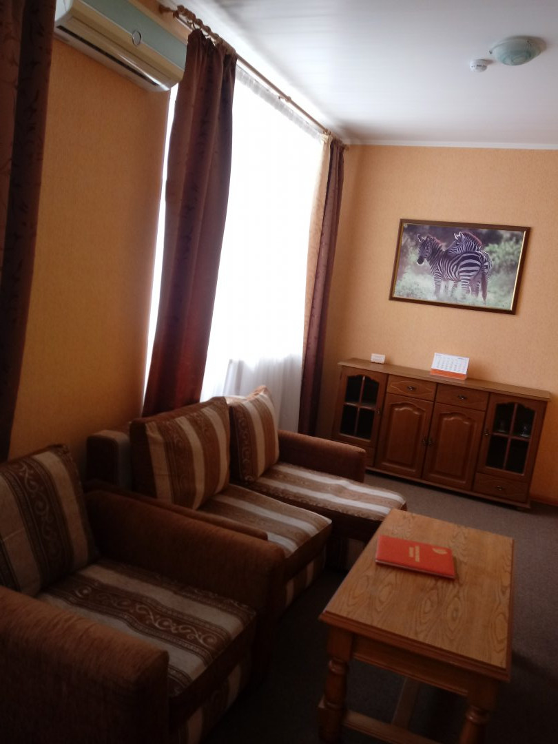 Люкс (Комфорт 2-комнатный) гостиницы Сафари, Самара