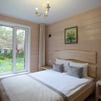 Номера, отдельно стоящие Шале, коттеджи на большие компании