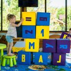 Подогреваемые бассейны 3 детских, игровые площадки