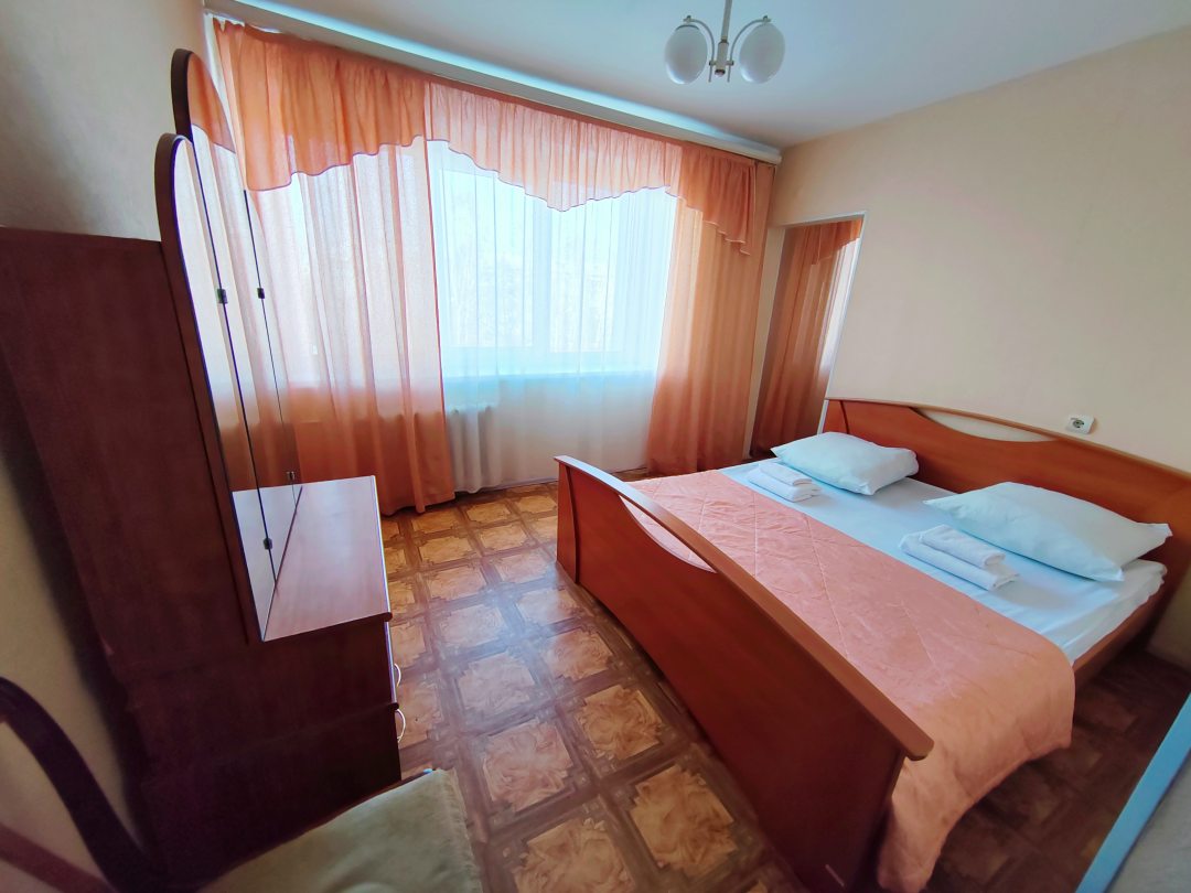 Трёхместный и более (Двухкомнатный трехместный СЕМЕЙНЫЙ (третья категория)) гостиницы Академическая, Иркутск