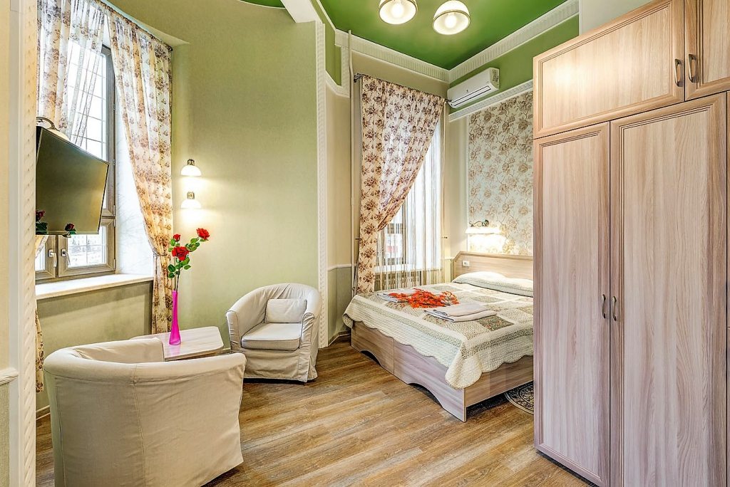 Полулюкс (Номер  с 1 большой кроватью (прованс)) отеля АВИТА Красные Ворота, Москва
