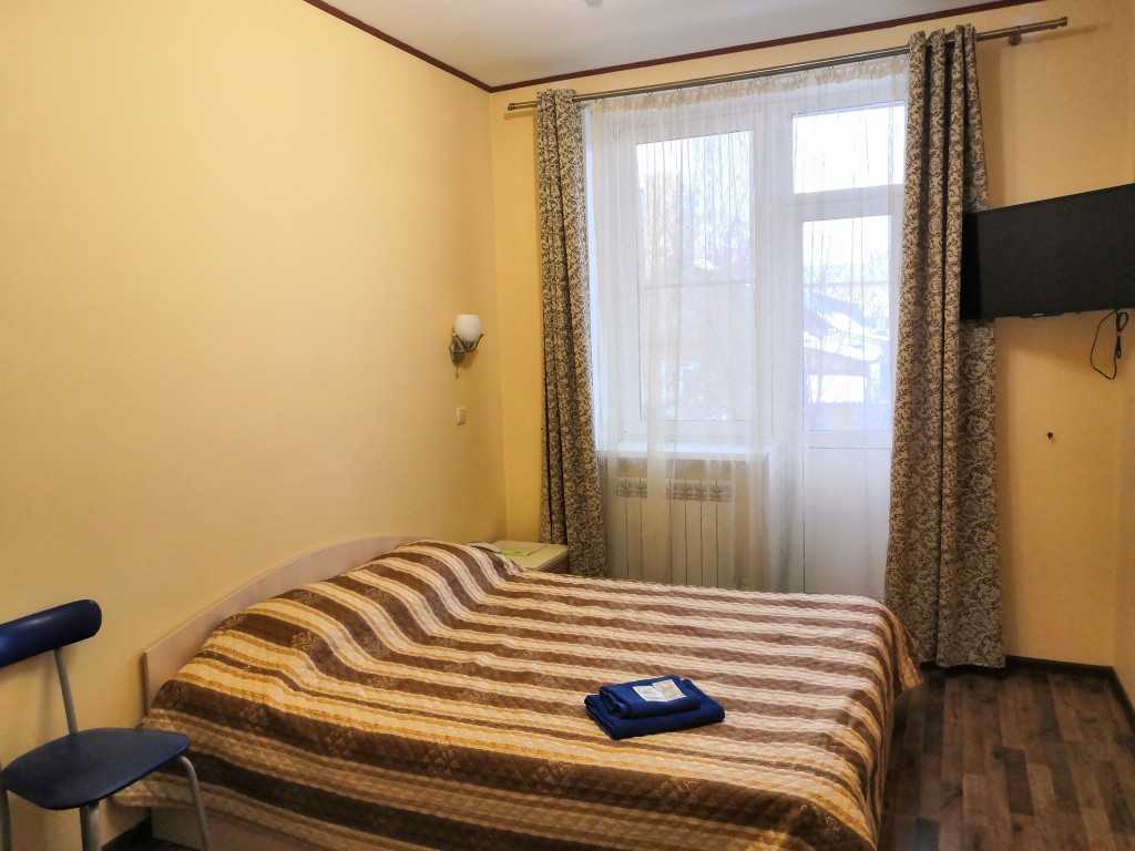 Двухместный (Стандарт, С балконом, № 4, 26) гостиничного комплекса Шарк-Отель, Ижевск