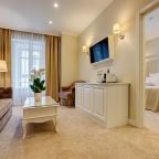 Сьюит (Сеньор), Гранд Отель Звезда