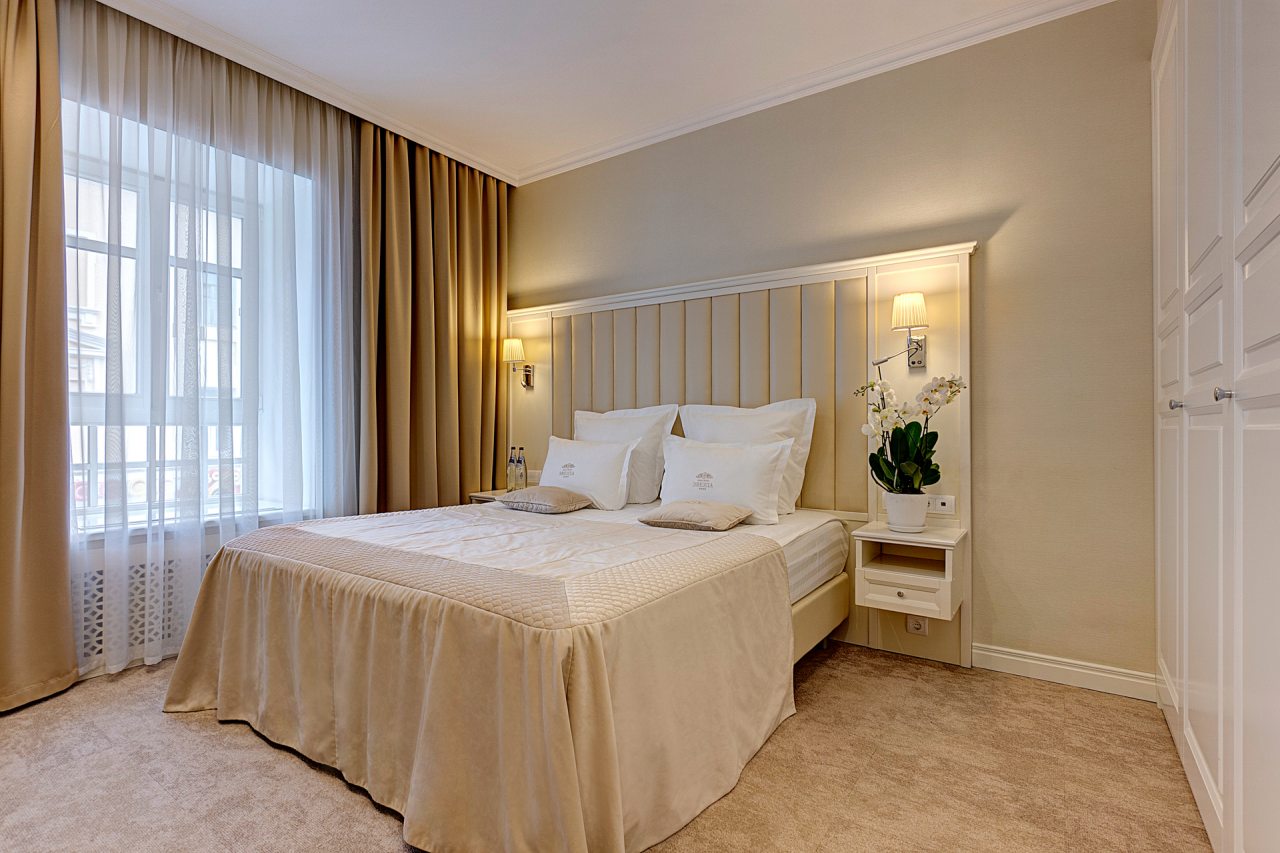 Сьюит (Сеньор), Гранд Отель Звезда