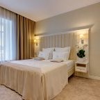 Сьюит (Сеньор), Гранд Отель Звезда