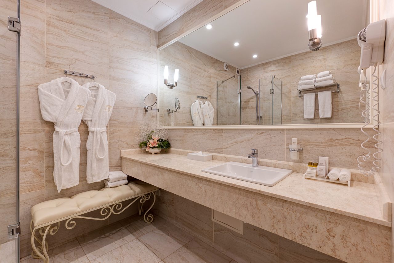 Сьюит (Бизнес), Гранд Отель Звезда