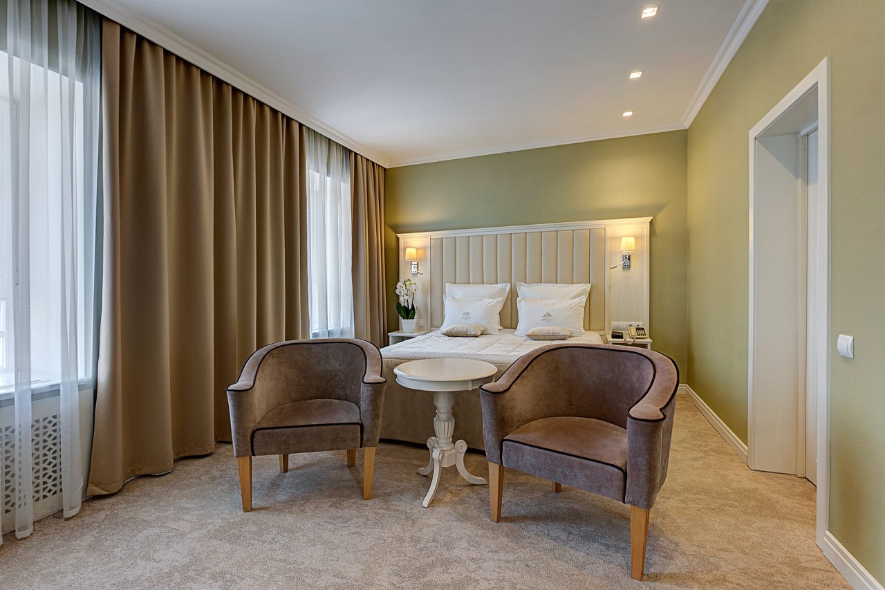 Сьюит (Бизнес), Гранд Отель Звезда