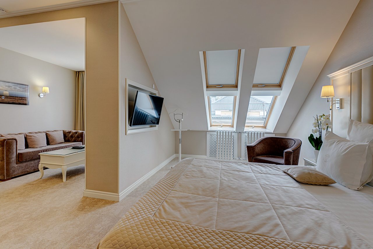 Сьюит (Джуниор с балконом), Гранд Отель Звезда