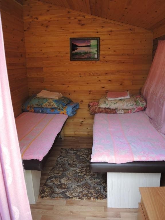 Двухместный (Двухместный номер с 2 отдельными кроватями и общим туалетом) гостевого дома Сельская Усадьба, Анос
