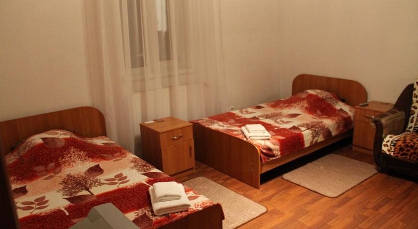 Трёхместный и более (Стандарт с диваном) гостиницы Оазис-Юг, Ставрополь