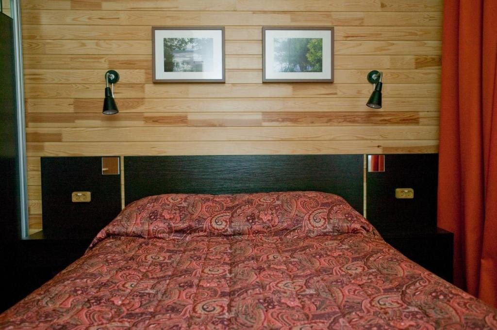 Двухместный (Улучшенный двухместный номер с 1 кроватью) гостиницы Кексгольм, Приозерск