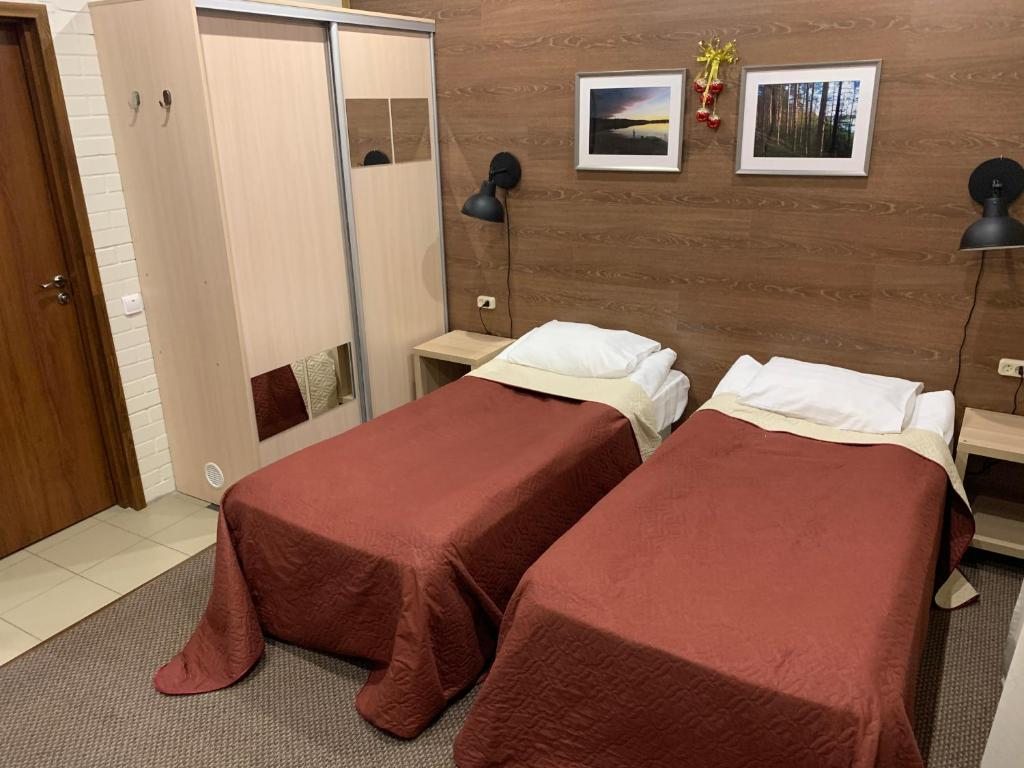 Двухместный (Двухместный номер с 2 отдельными кроватями и ванной комнатой) гостиницы Кексгольм, Приозерск