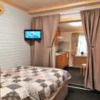 Кровать 140х200см, телевизор с приставкой SberBox