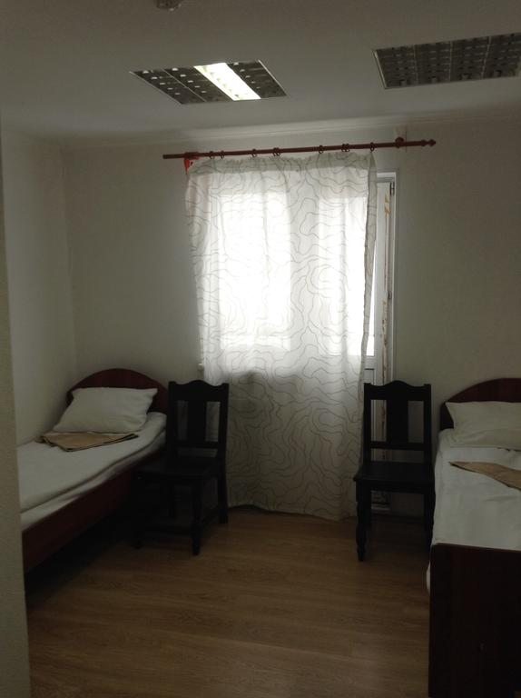 Двухместный (Двухместный номер с 2 отдельными кроватями и ванной комнатой) отеля Пит-Стоп, Ковров