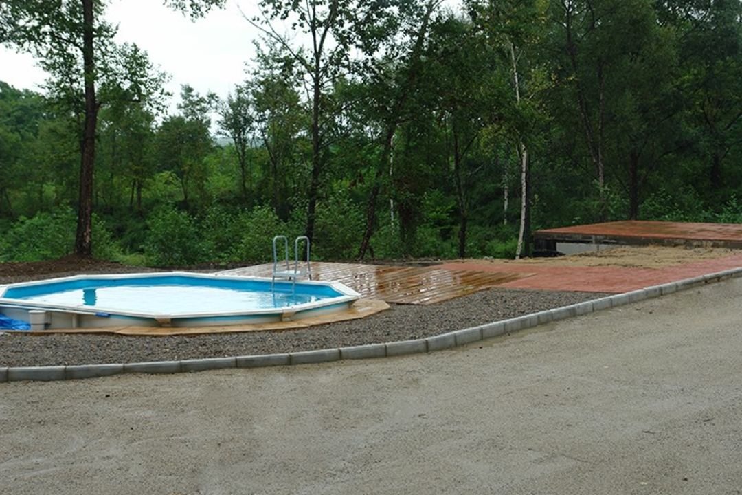 Открытый бассейн (работает по сезонам), База отдыха Эко Ферма