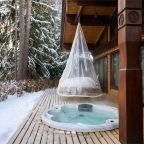 Коттедж (Премиум с джакузи), Отель Охта Парк