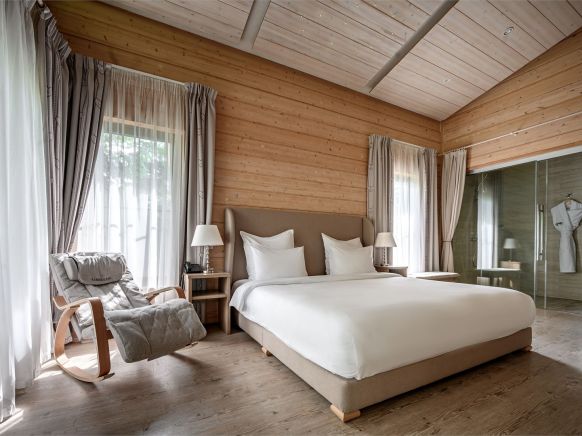 Отель Охта Парк, Сярьги