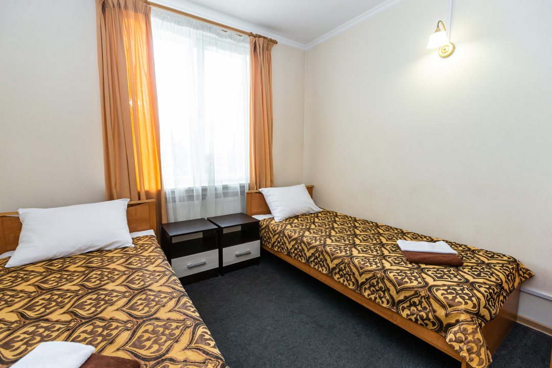 Двухместный (Стандартный номер с 2 кроватями) гостиницы Постоялый двор ЯМ, Ям-Ижора