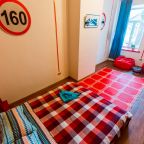 Апартаменты (Отдельная квартира эконом-класса), Гостевой дом Gallery&More