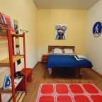 Апартаменты (Отдельная квартира эконом-класса), Гостевой дом Gallery&More