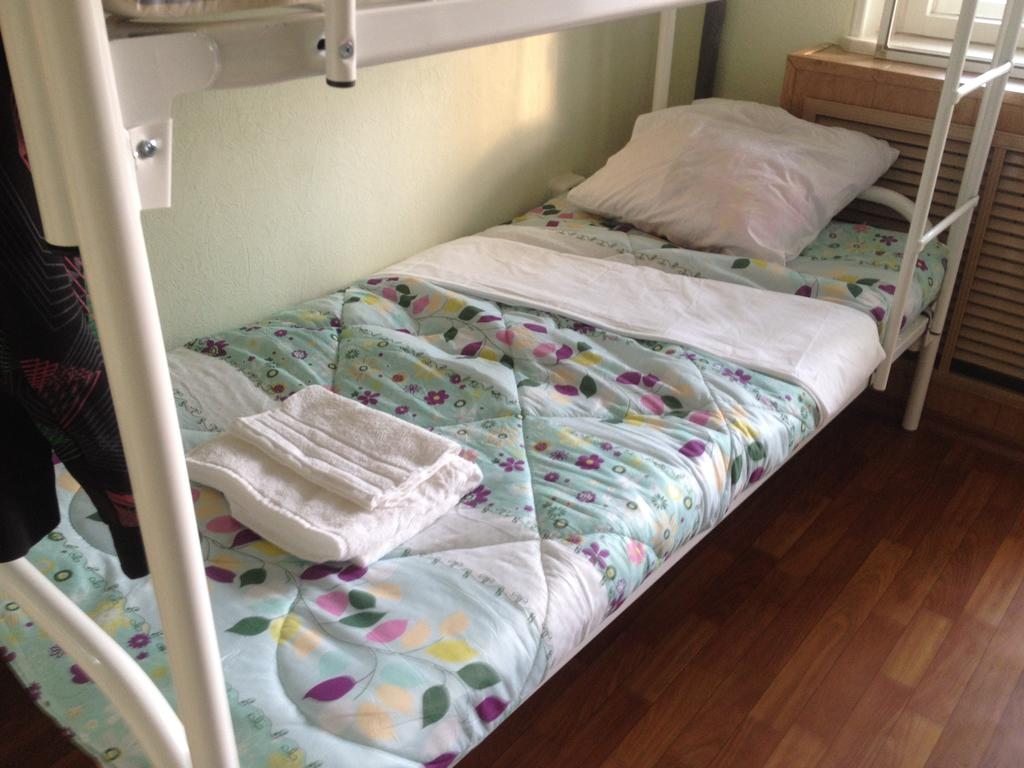 Номер (Кровать в общем 6-местном номере) хостела ПЛЮС, Владивосток