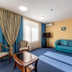 Полулюкс, Гостиница Ладога