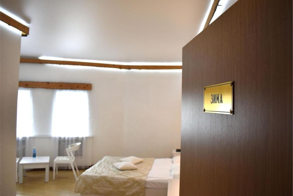Двухместный (Улучшенный двухместный номер с 1 кроватью) отеля Начальник Камчатки, Петропавловск-Камчатский