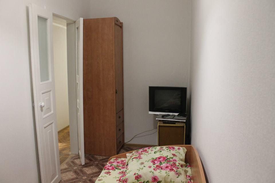 Номер (Односпальная кровать в общем номере для мужчин и женщин) хостела Наночь, Кемерово